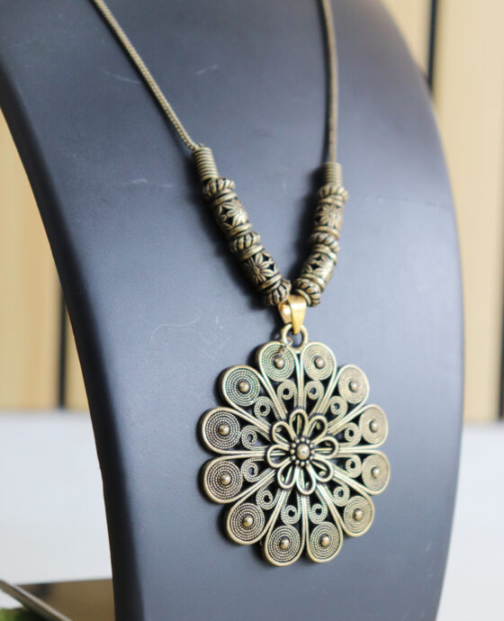 Gold Oxidised Chain with Pendant